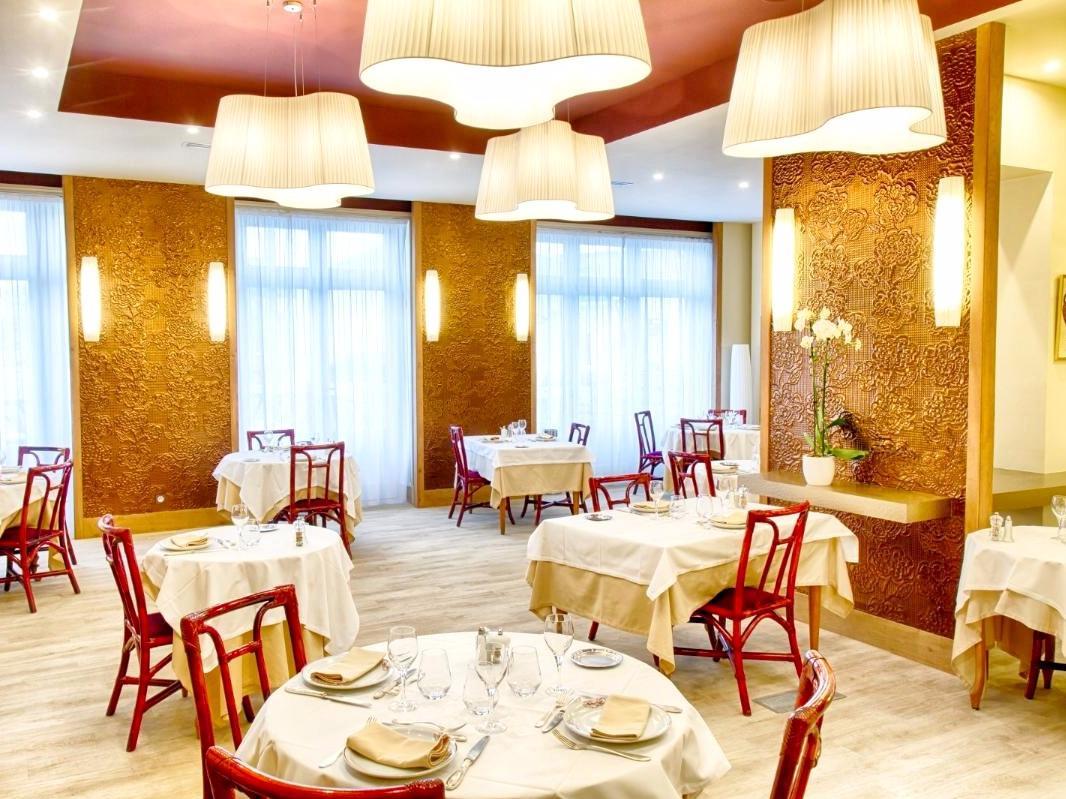 Hotel Restaurant Le Parc Мулен Экстерьер фото